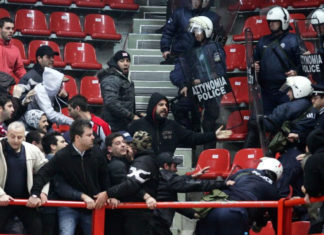 Επεισόδια οπαδών του Ολυμπιακού με τα ΜΑΤ