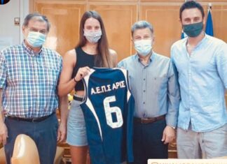 ΑΕΠΣ Άρις Καλαμάτας: Επίσκεψη στον Αντιπεριφερειάρχη Μεσσηνίας αντιπροσωπεία των κοριτσιών