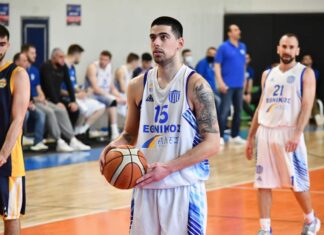 Συνεχίζει στον Εθνικό ο Νίκος Παπουτσής